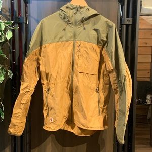 Fjallraven Men’s high Coast Wind Jacket